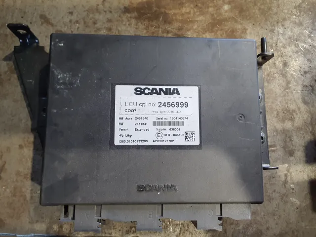 Control unit COO7 2451640